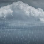 Jusqu'à 140 tonnes de pesticides sont stockés dans les nuages français avant de contaminer les sols et les eaux via la pluie selon les chercheurs. Qu'est-ce que cela représente ? Photo : Canva