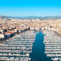 780 Marseillais.e.s meurent de façon prématurée chaque année à cause de la pollution de l'air. Photo: Canva