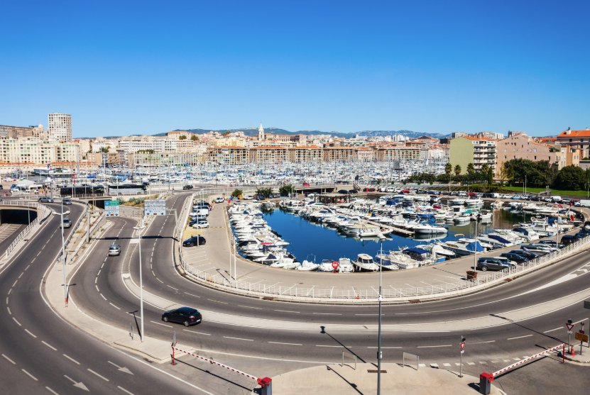 Mise en place en septembre 2022, la ZFE-m Marseille est restée dans le rang de la pédagogie. Les vignettes Crit’Air n’y ont pas fait l’objet de réels contrôles . Crédit : Pixabay