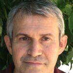 Docteur en agronomie, chercheur au Cirad à Montpellier, membre du Conseil Scientifique du mouvement pour l’agroécologie en France.