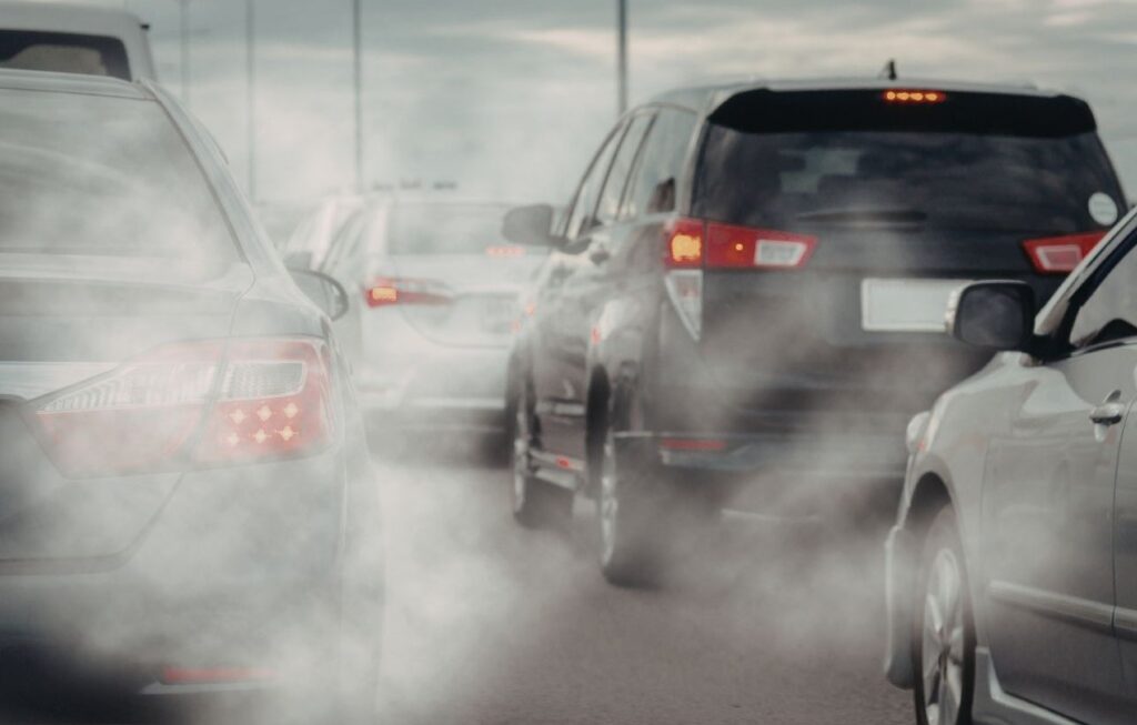 L'objectif des ZFE reste de sortir les véhicules les plus polluants des centres urbains pour y améliorer la qualité de l'air et leur incidence sur la santé des populations. Photo&nbsp;: Canva