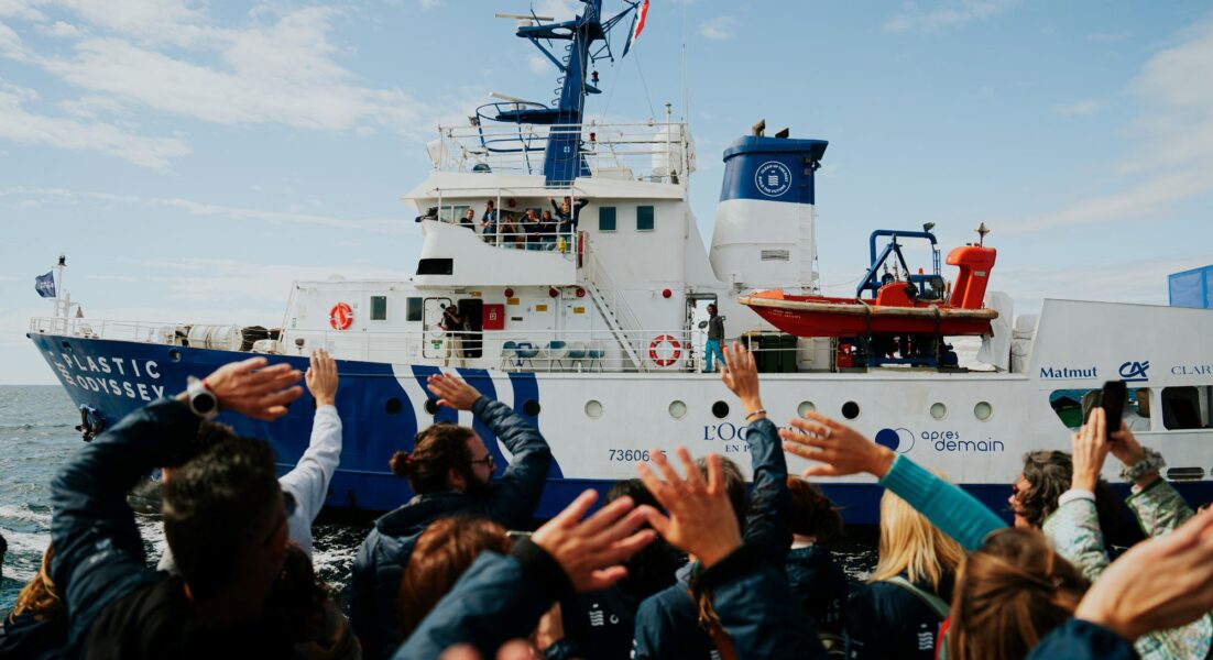 Emblème de la pollution plastique en mer, le Plastic Odyssey a refait escale à Marseille avant de se lancer dans une traversée des solutions en France. Photo : PO