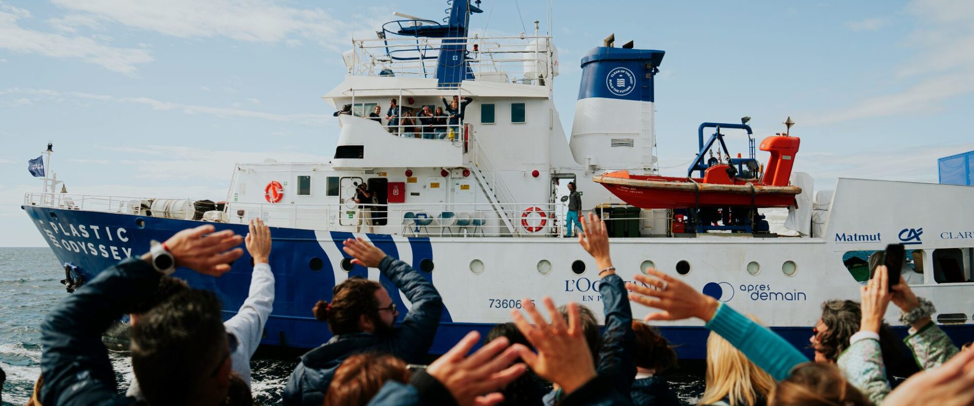 Emblème de la pollution plastique en mer, le Plastic Odyssey a refait escale à Marseille avant de se lancer dans une traversée des solutions en France. Photo : PO