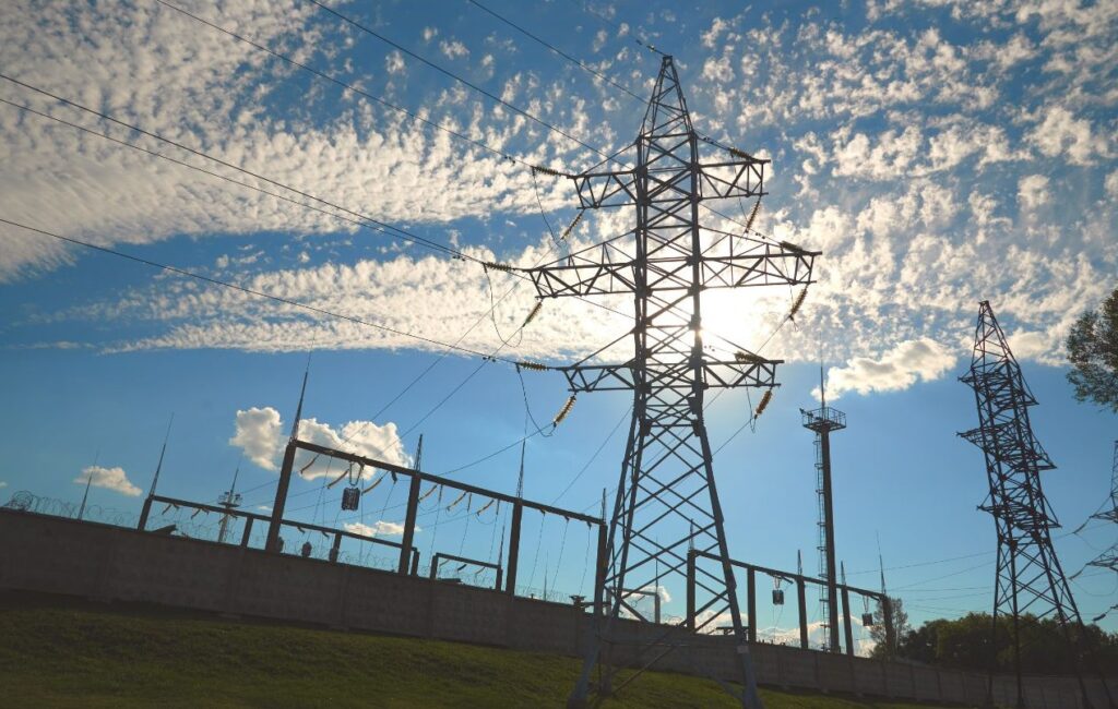 Avec l'accélération de la production électrique renouvelable, la stabilité du système électrique français s'est complexifiée. Photo&nbsp;: Canva