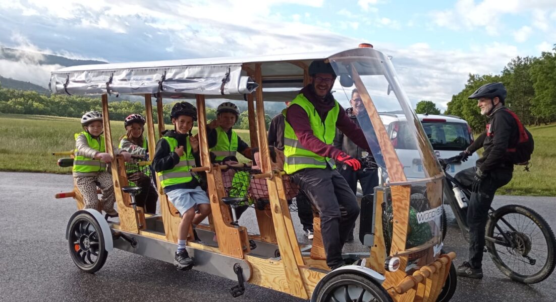 Le vélo-bus scolaire de Salignac entend diminuer l'impact les polluants atmosphériques issus du trafic routier. Photo : C.M.
